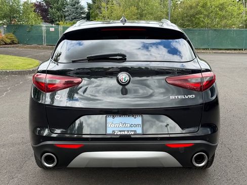Used 2018 Alfa Romeo Stelvio AWD image 7