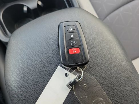Used 2020 Toyota RAV4 XLE w/ Convenience Package AWD/4WD image 28