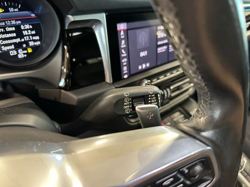 Used 2021 Porsche Macan S image 20