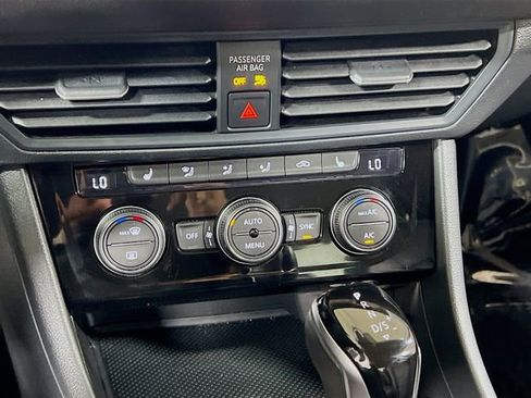 Used 2024 Volkswagen Jetta SE image 15