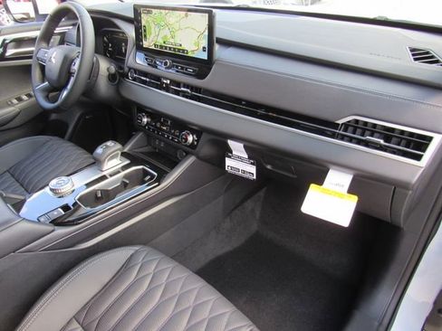 New 2026 Mitsubishi Outlander SEL FWD image 12