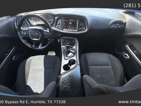 Used 2016 Dodge Challenger R/T RWD image 11