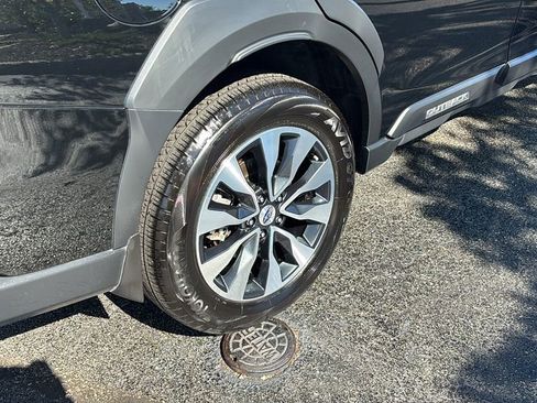 Used 2025 Subaru Outback Touring w/ Popular Package #2 image 8