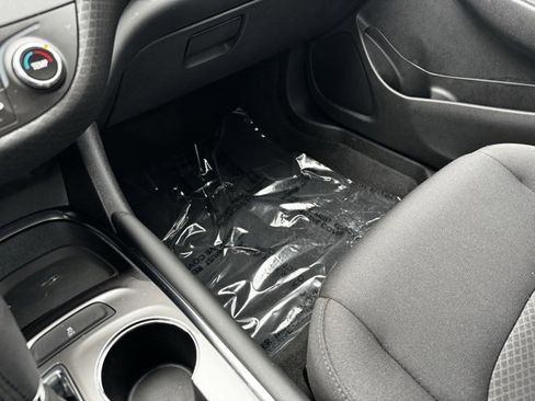 Used 2018 Chevrolet Malibu LT image 17