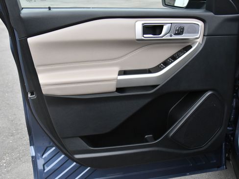 Used 2021 Ford Explorer Limited w/ Equipment Group 301A image 14