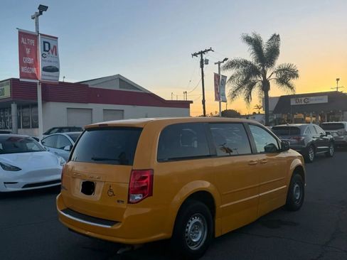 Used 2012 Dodge Grand Caravan SE image 6