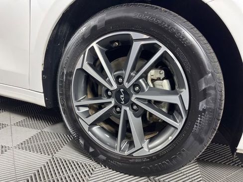 Used 2023 Kia Forte LXS image 14
