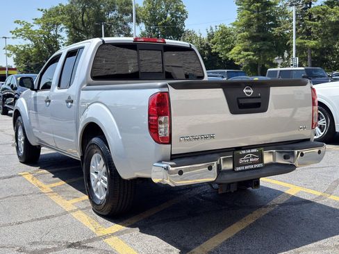 Used 2016 Nissan Frontier SV w/ SV Value Truck Package RWD image 9