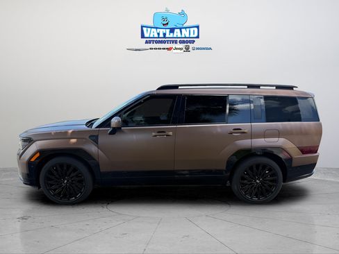 Used 2024 Hyundai Santa Fe Calligraphy FWD image 2