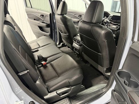 Used 2024 Honda Passport Black Edition image 19