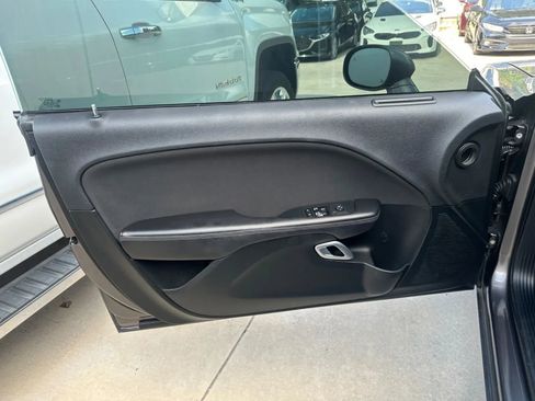 Used 2018 Dodge Challenger SXT w/ Blacktop Package image 28