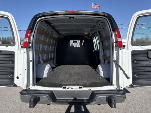 Used 2024 Chevrolet Express 2500 w/ Driver Convenience Package image 5