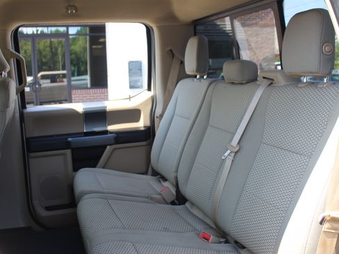 Used 2018 Ford F150 XLT w/ Equipment Group 302A Luxury AWD/4WD image 29