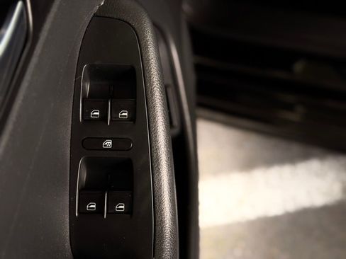 Used 2015 Volkswagen Jetta S image 32