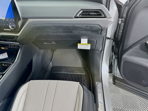 New 2025 Lexus TX 500h AWD image 33