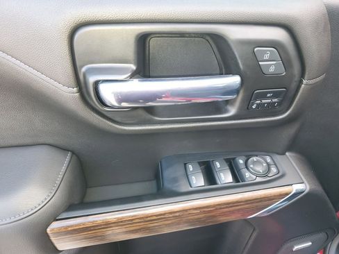 Used 2022 Chevrolet Silverado 1500 High Country w/ Technology Package image 31