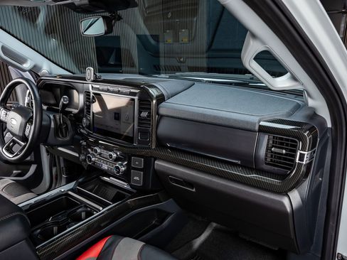 Used 2024 Ford F250 Lariat w/ Lariat Ultimate Package AWD/4WD image 17