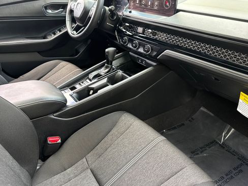 Used 2024 Honda Accord Sport image 31