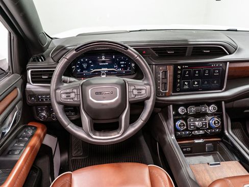 Used 2024 GMC Yukon Denali Ultimate image 12