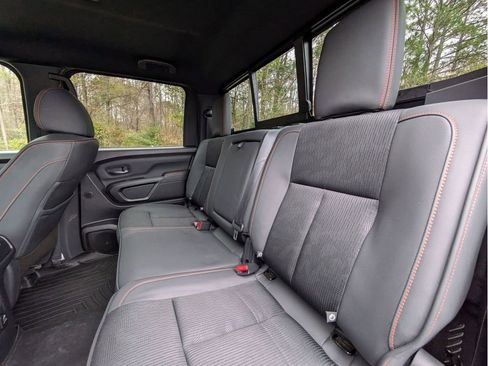 Used 2022 Nissan Titan PRO-4X image 27