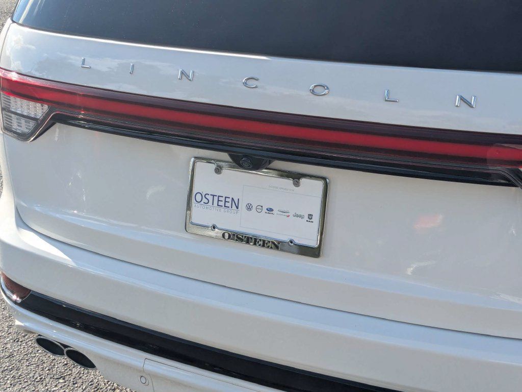 Used 2025 Lincoln Aviator Reserve w/ Equipment Group 201A AWD/4WD image 16