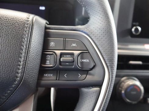 New 2026 Toyota 4Runner SR5 AWD/4WD image 17