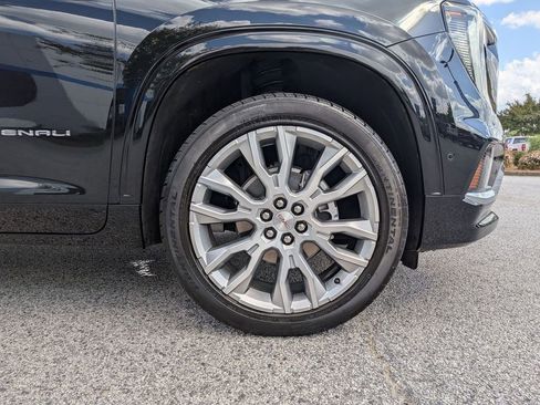 Used 2024 GMC Acadia Denali w/ Super Cruise Package FWD image 11