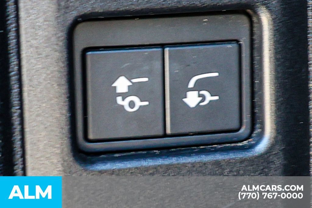 Used 2023 Land Rover Defender 110 S AWD/4WD image 23
