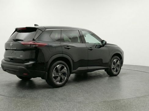 Used 2025 Nissan Rogue SV FWD image 9