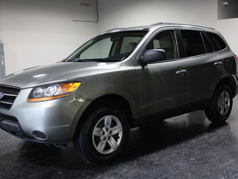 Used 2009 Hyundai Santa Fe GLS FWD image 6