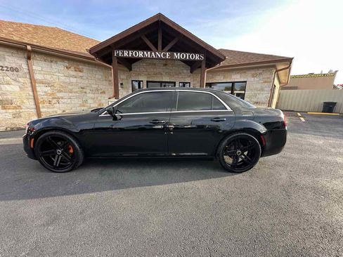 Used 2017 Chrysler 300 Limited w/ Value Package image 2