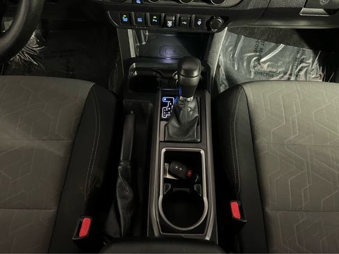 Used 2021 Toyota Tacoma TRD Off-Road w/ Technology Package image 11