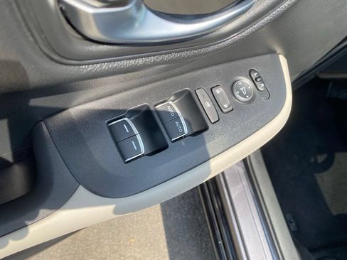 Certified 2026 Honda HR-V EX-L image 19