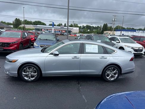 Used 2024 Honda Accord EX image 2