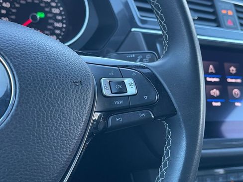 Used 2021 Volkswagen Tiguan SE w/ 3rd Row Seat Package image 21