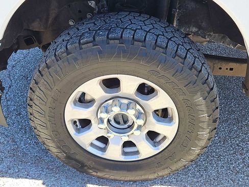 Used 2024 Ford F250 XLT w/ FX4 Off-Road Package AWD/4WD image 12