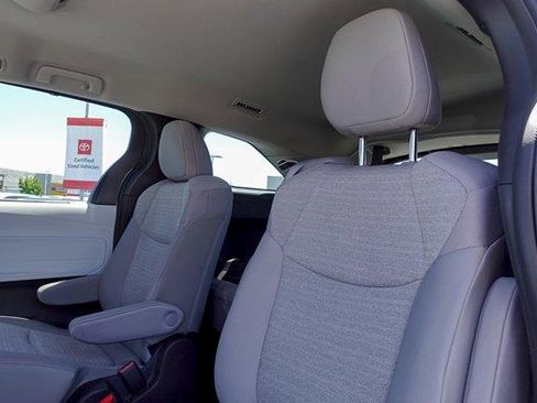 Certified 2025 Toyota Sienna LE FWD image 20