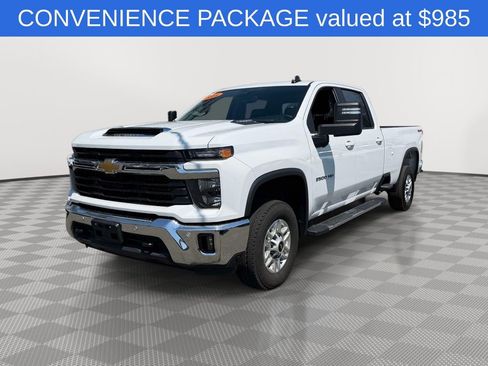 Used 2025 Chevrolet Silverado 2500 LT w/ Safety Package AWD/4WD image 3