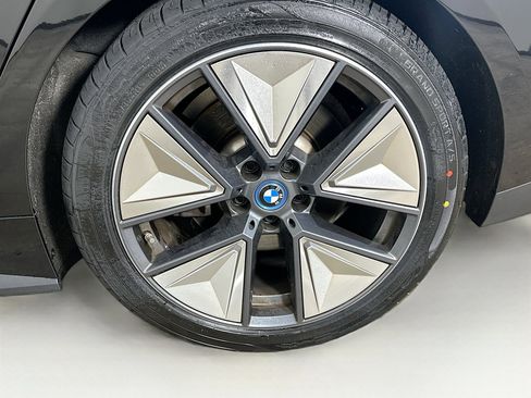 Used 2024 BMW i4 eDrive35 w/ Premium Package RWD image 11