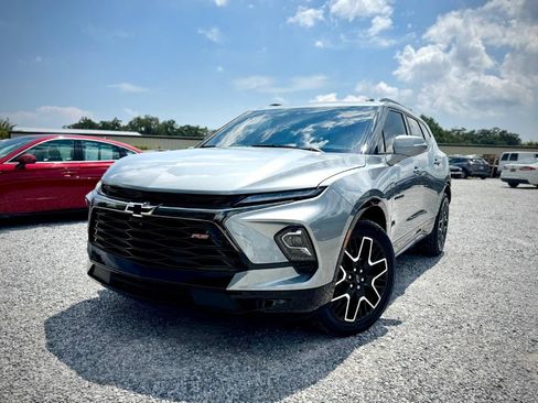 Used 2025 Chevrolet Blazer RS w/ Driver Confidence II Package FWD image 1