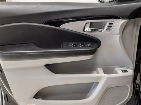 Used 2018 Honda Pilot Elite image 8