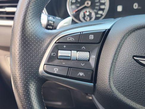 Used 2025 Genesis G70 2.5T image 22
