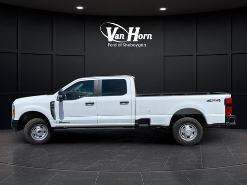 Used 2024 Ford F350 XL w/ 360-Degree Camera Package AWD/4WD image 4