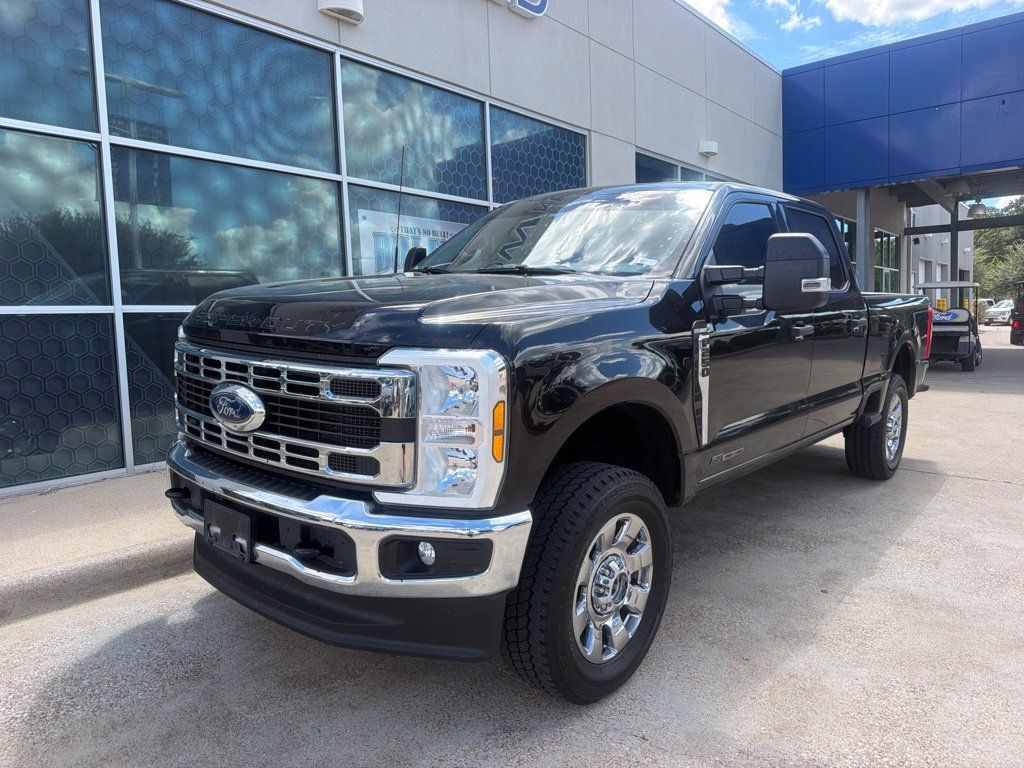 Used 2024 Ford F250 XLT w/ FX4 Off-Road Package AWD/4WD image 2