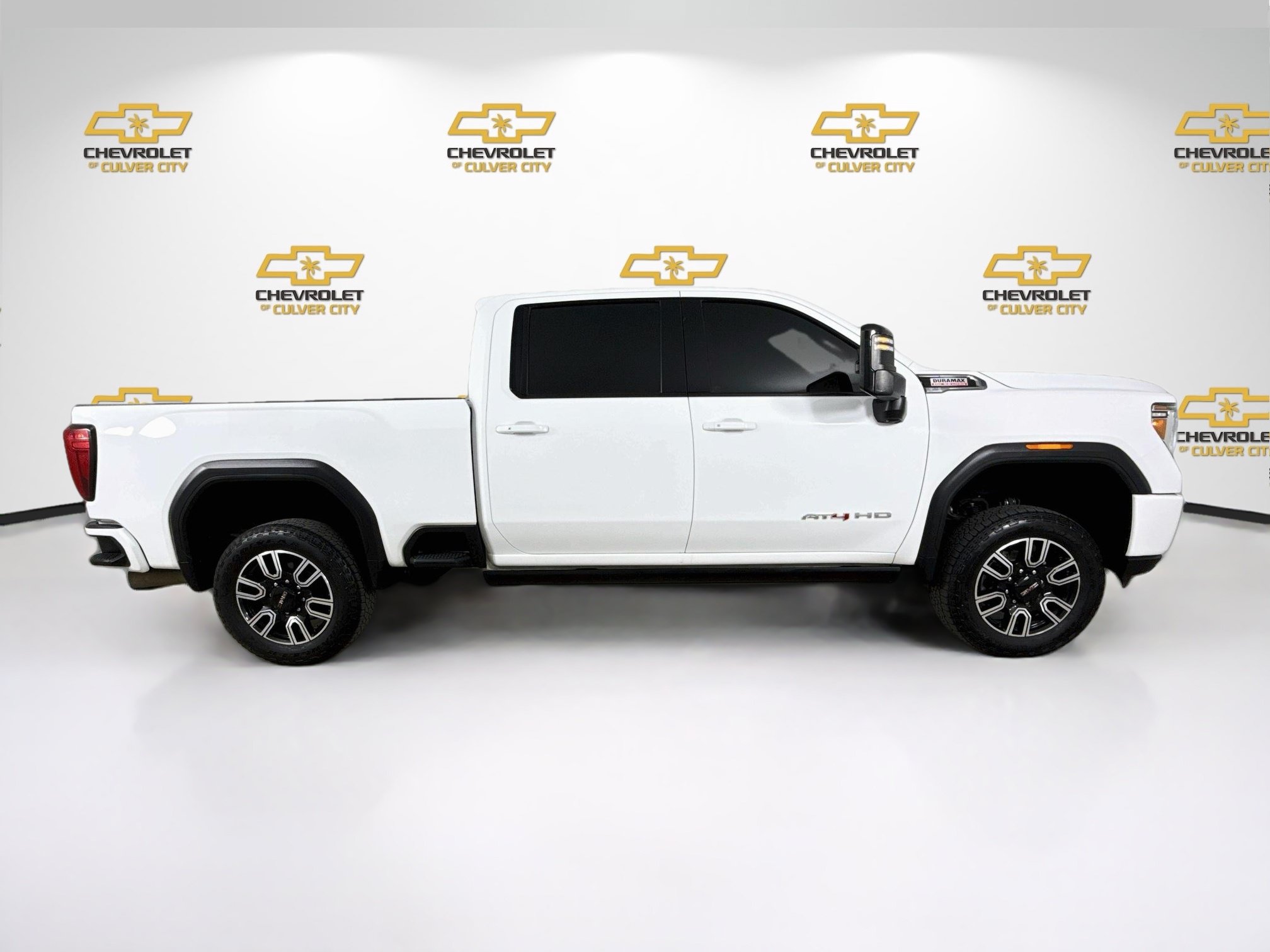 Used 2023 GMC Sierra 2500 AT4 w/ AT4 Premium Plus Package AWD/4WD image 9