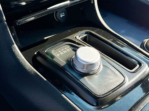 Used 2018 Chrysler 300 S w/ 300S Premium Group image 11