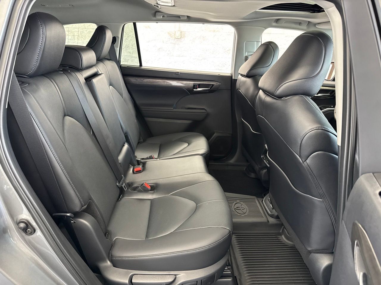 Used 2026 Toyota Highlander Limited AWD/4WD image 44