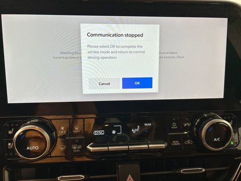 Used 2025 Toyota Highlander Platinum image 28