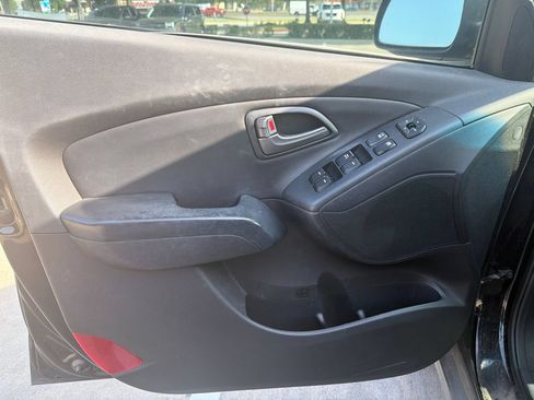 Used 2015 Hyundai Tucson SE FWD image 8