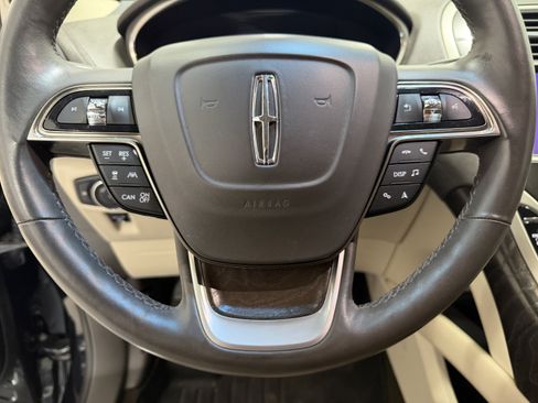 Used 2019 Lincoln Nautilus Reserve FWD image 14
